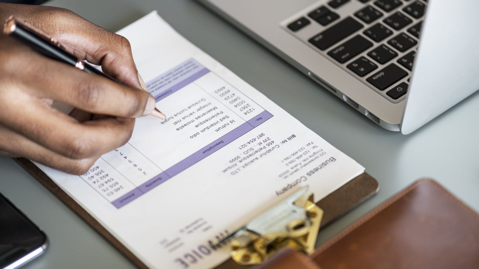 O que a sua nota fiscal precisa ter para a duplicata escritural registrar sem erro